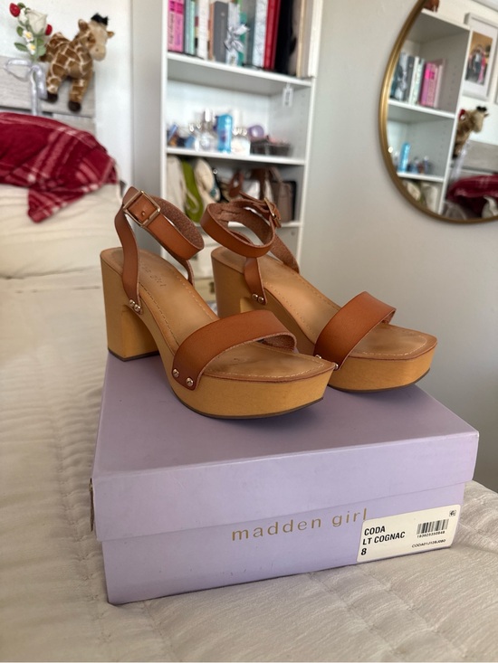 Madden Girl Shoes - Madden Girl Platform Sandals in Light Cognac